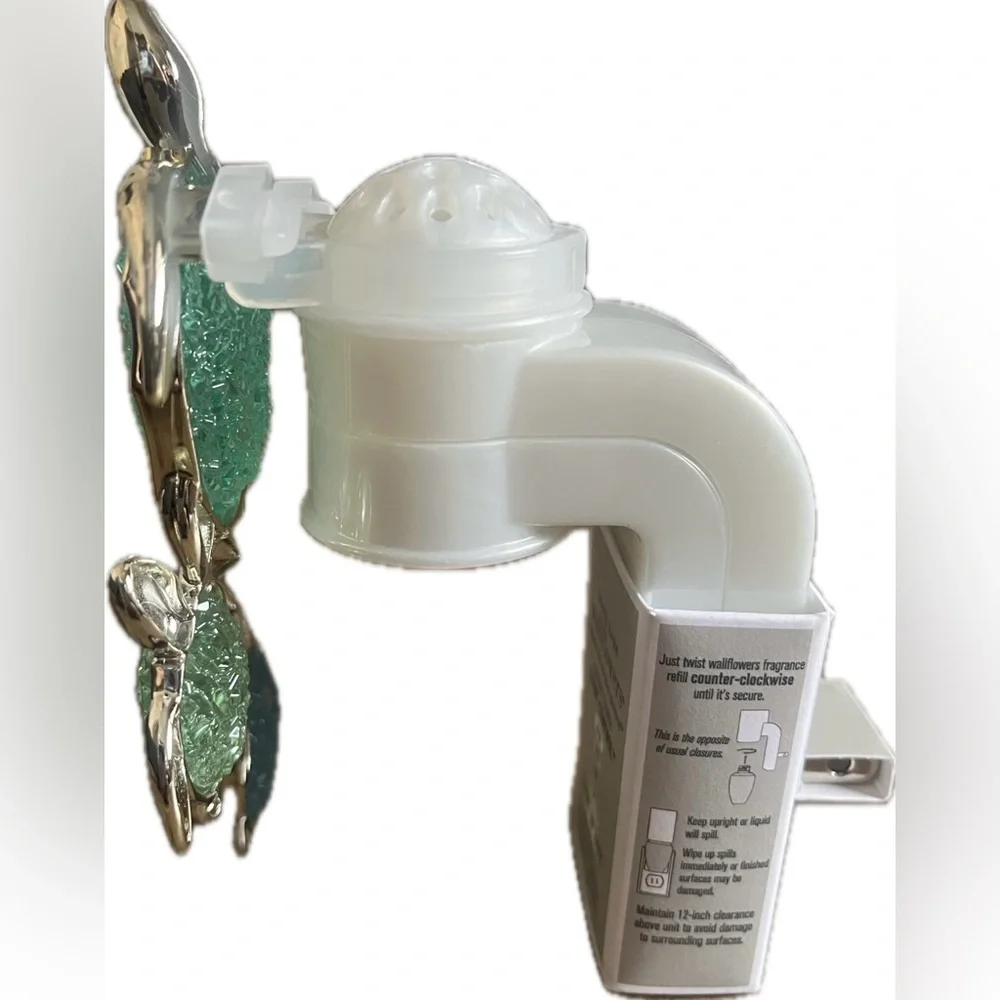 Bath & Body Works Turtle Trio Green Blue Wallflower Nightlight & Refill. NWT